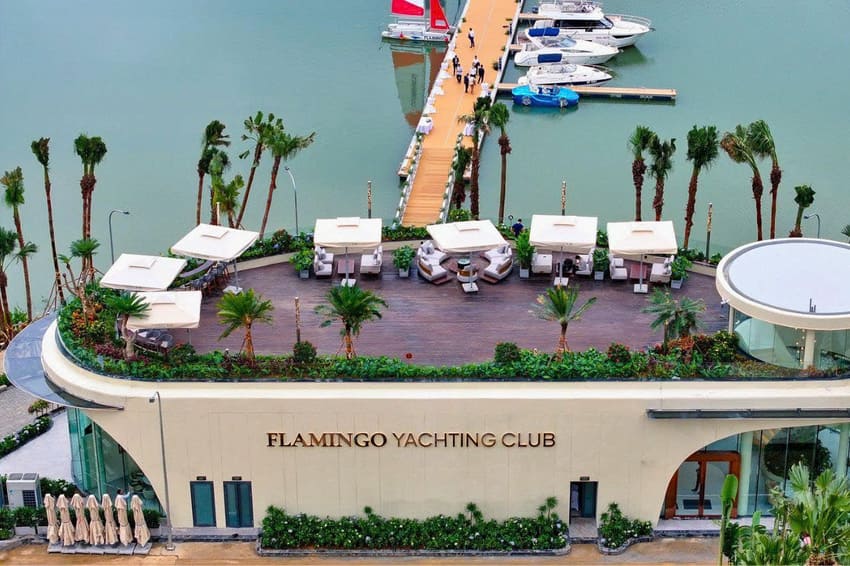 Yachting Club - 300m2 Sàn tre ngoài trời được sử dụng tại tầng mái 2