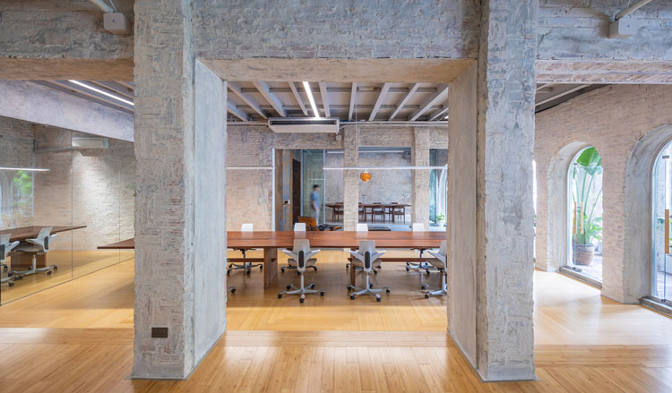 Sàn cho không gian làm việc mở 1