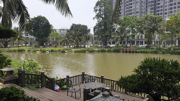 Không gian ven mặt nước đòi hỏi vật liệu vượt trội